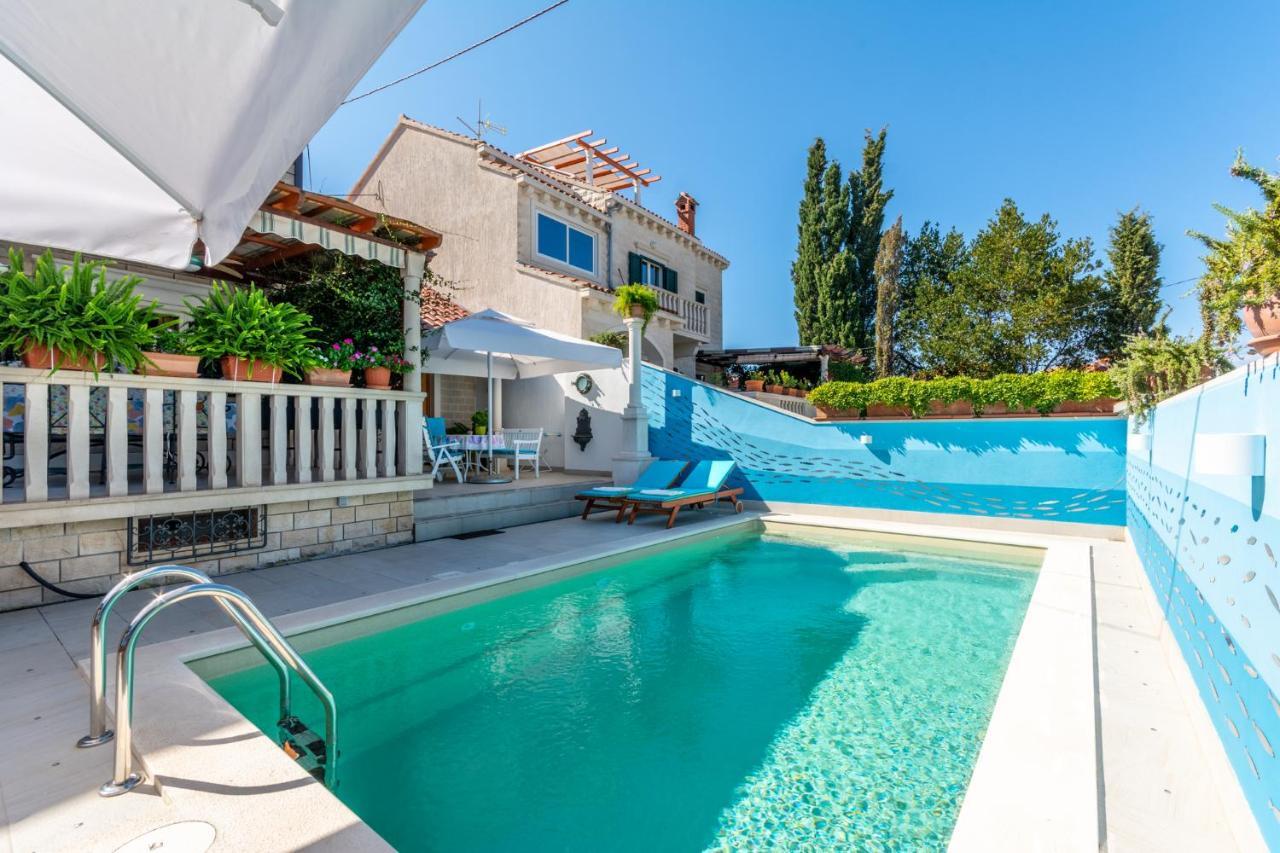 Apartments Villa Camellia - Adults Only Supetar Extérieur photo