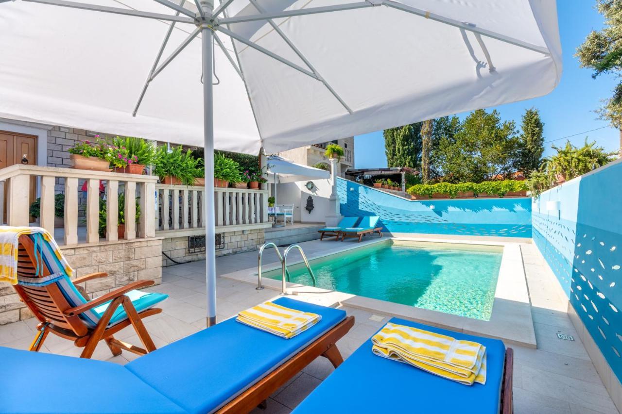 Apartments Villa Camellia - Adults Only Supetar Extérieur photo